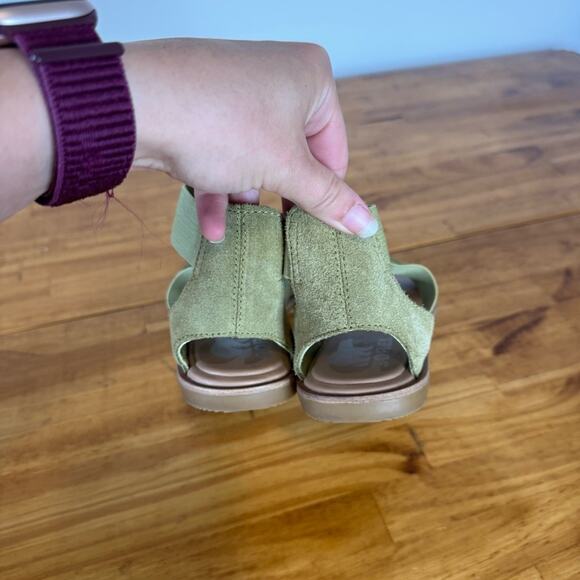 Sorel Ella II Green Suede Leather Criss Cross Elastic Flat Sandals Size 6 - Picture 5 of 6